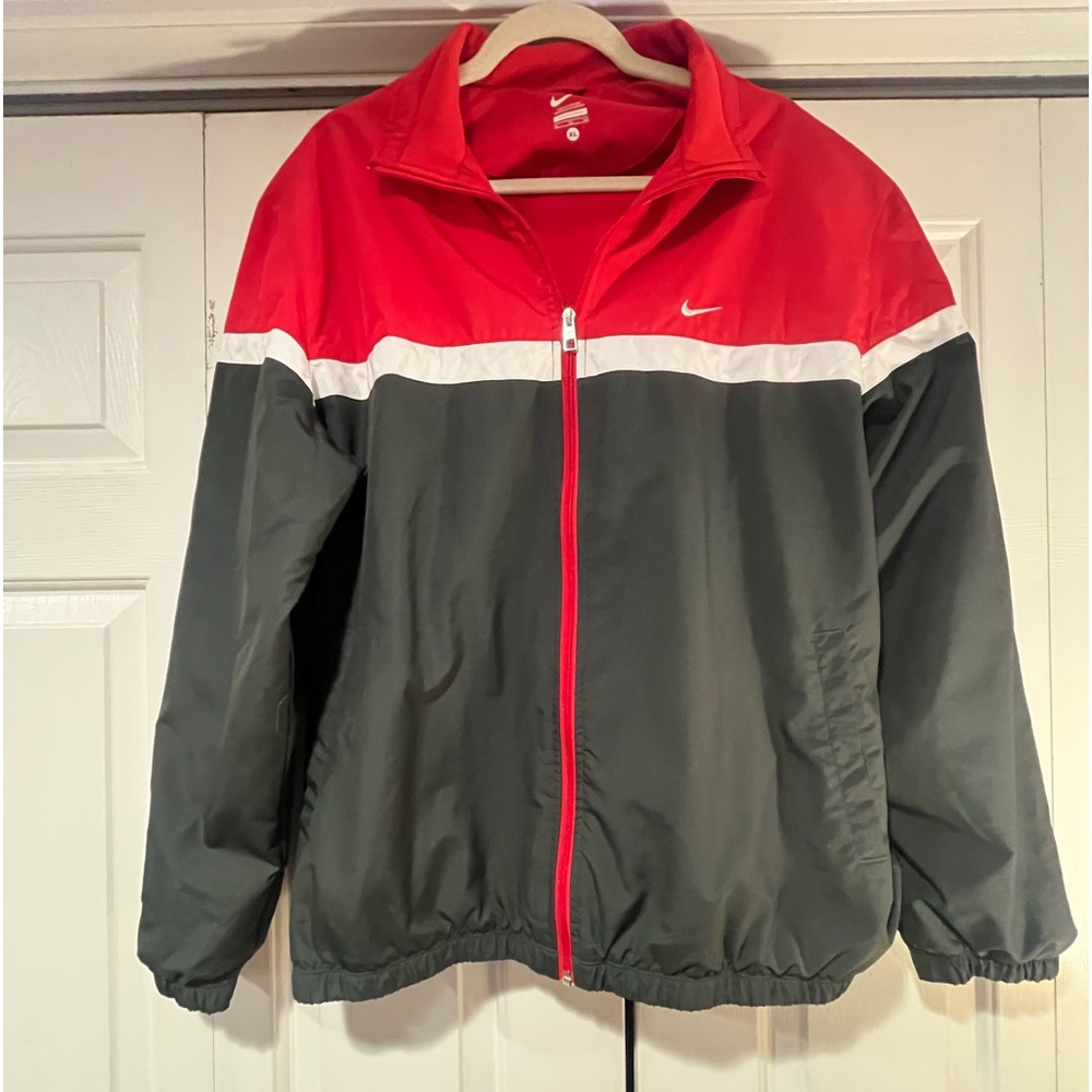 Men’s full zip Nike jacket size XL